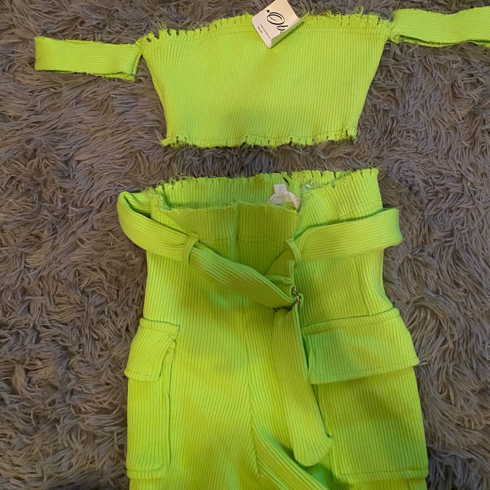 Off the shoulder 2 piece neon set - Picture 1 of 2